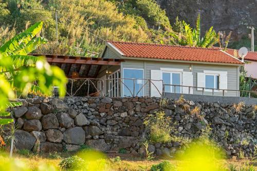 A Hideaway By The Sea Casa Da Rocha De Baixo