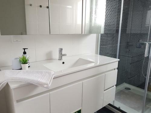 Lodge Find Out Santar�m