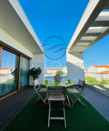 Hostal West Bay House
