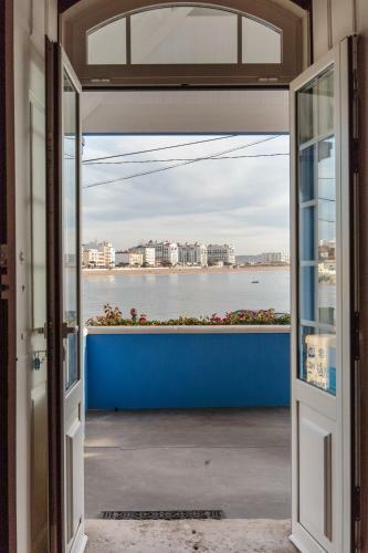 Villa Casa Azul T3 Com Vista Sobre A Ba�a- By Smarthomes
