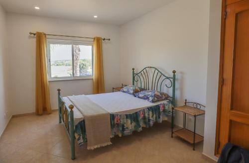 Quinta Do Bravo - Swimming Pool - By Bedzy