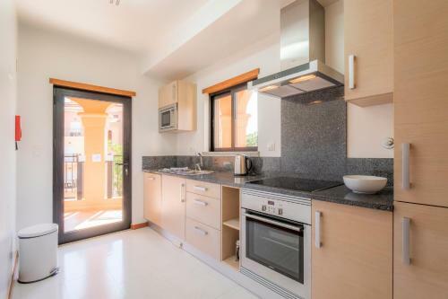 Bayluz Apartment, Pool, Beach , Tennis, Wifi, Aircon