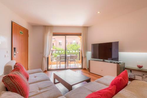 Bayluz Apartment, Pool, Beach , Tennis, Wifi, Aircon