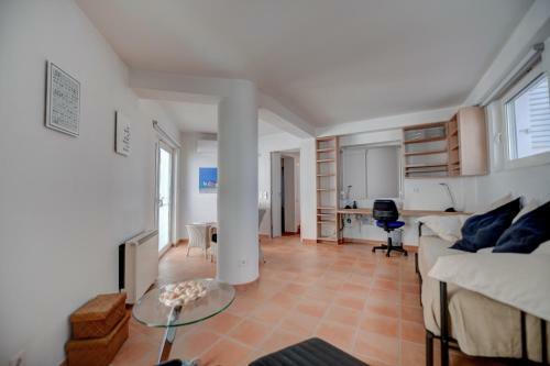 The Fantastic Beach House Of Luz