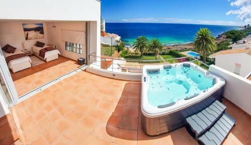 The Fantastic Beach House Of Luz