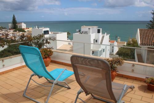 Amazing Beach House In Algarve With Sea View!