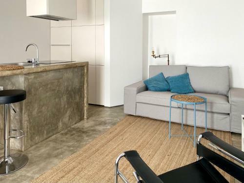 Fran Pacheco 39 (downtown Apartment)