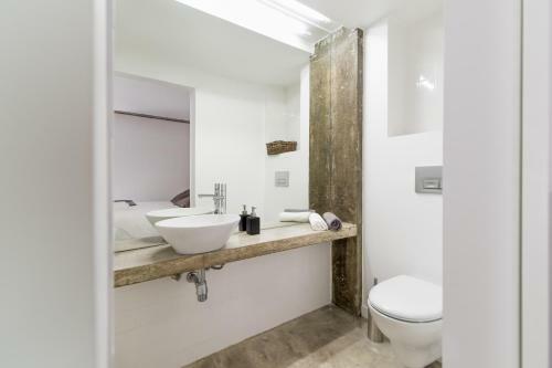 Fran Pacheco 39 (downtown Apartment)