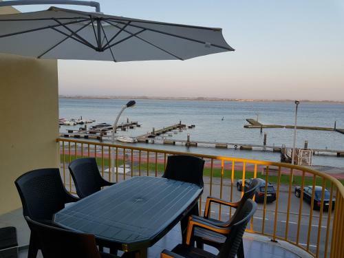 Mikes River Apartment