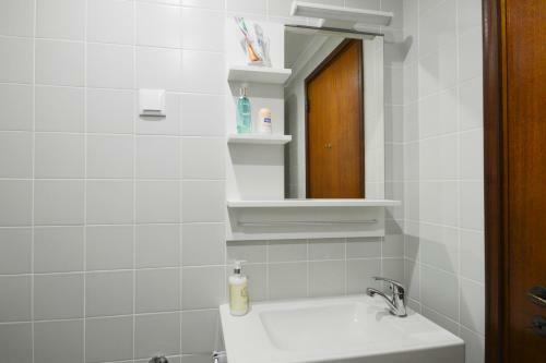 Sesimbra 99 - T2 Apartment