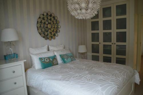 Amazing Beach & Pool Apartment With Garden