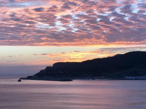 Sesimbra California Beach Apartment