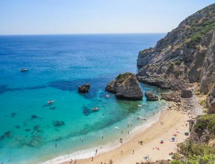 Sesimbra California Beach Apartment