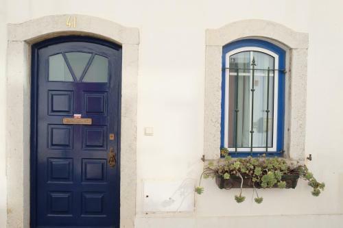 Casa Da �ncora - No Centro De Sesimbra