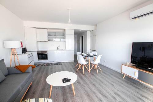 Lovely Sea View Apartment