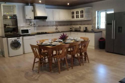 Villa Quinta Do Sobreiro, 4 Bedroom Modernised Farmhouse