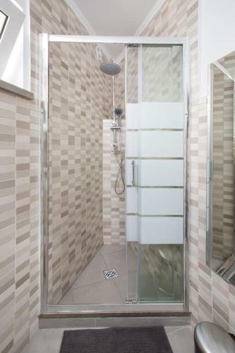 Dom Pipas Houses - Batista & Marcelino Lda