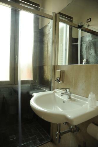 Hostal Guesthouse Buonarroti Florence