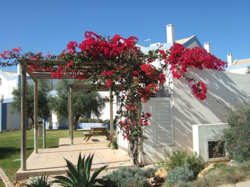 Luxury Townhouse Villa, Large Pool And Gardens - Exquisite Location