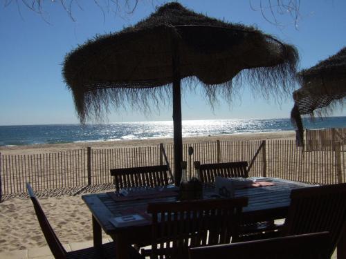 Luxury Townhouse Villa, Large Pool And Gardens - Exquisite Location