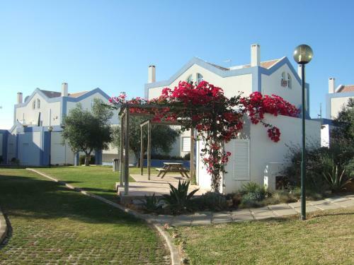 Luxury Townhouse Villa, Large Pool And Gardens - Exquisite Location