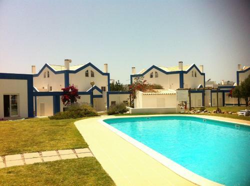 Luxury Townhouse Villa, Large Pool And Gardens - Exquisite Location
