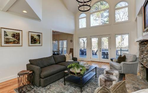 Hillside Manor