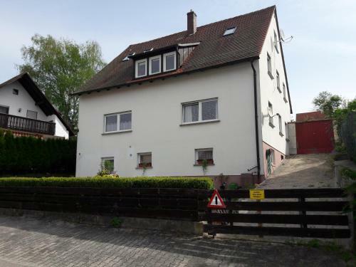 Apartamento Ferienwohnung Lerchennest