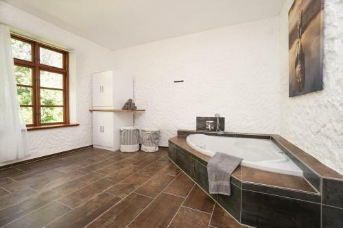 Ruhe Unter Reet - Haus Mit Sauna & Kamin Im Gr�nen