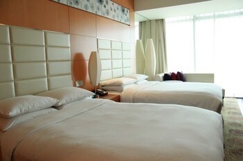 Renaissance Shanghai Putuo Hotel