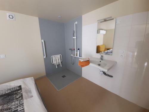 Hostal Chambre Avec Douche Et Toilettes