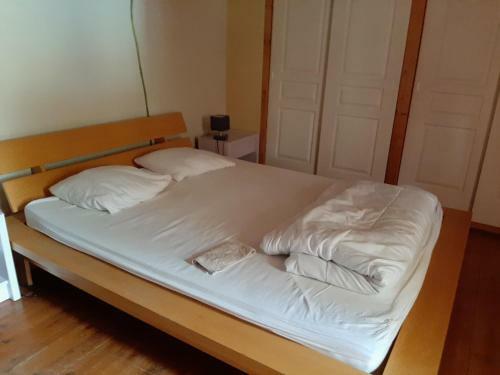 Hostal Chambre Avec Douche Et Toilettes