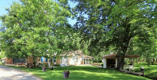 Les Maisons De L�on