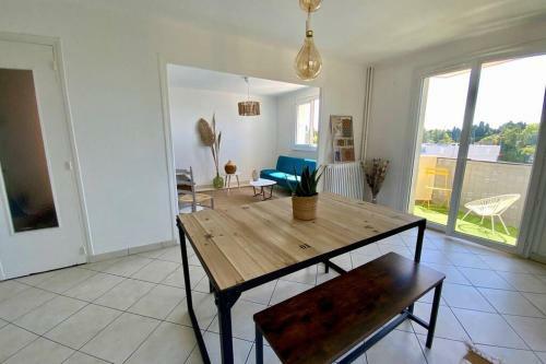 Apartamento Le Castelnauvien - 3 Chambres Avec Parking !