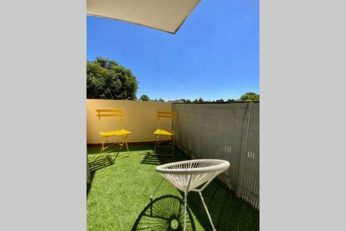Apartamento Le Castelnauvien - 3 Chambres Avec Parking !