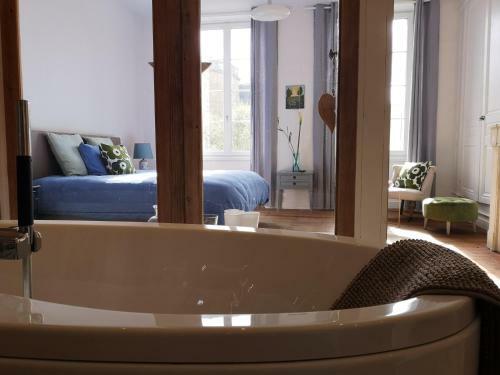 Hostal Maison De Ma�tre Elegia