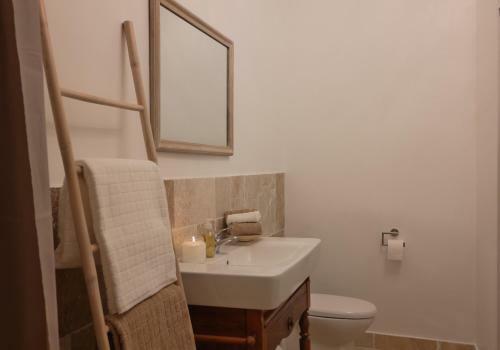 Hostal Maison De Ma�tre Elegia