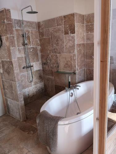 Hostal Maison De Ma�tre Elegia