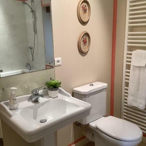 Mille Fleurs A Romantic Enchanting Renovated Luxury Bastide With Shared Pool