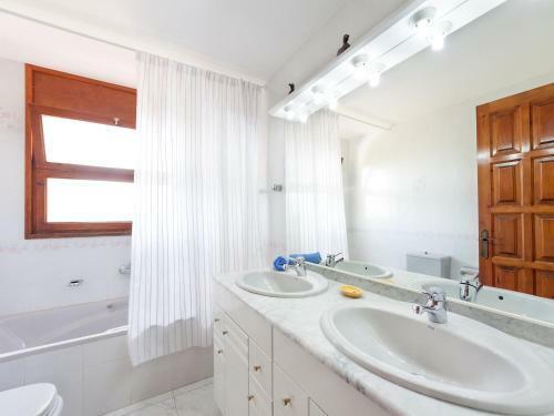 Villa Holiday Home Mas Vila 2