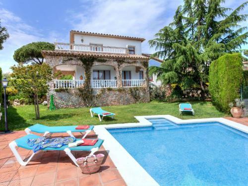 Villa Holiday Home Mas Vila 2