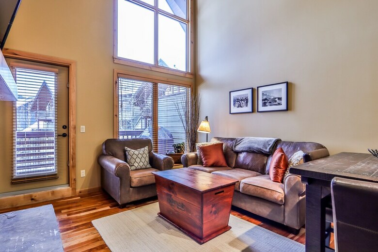 Aparthotel Spring Creek Vacations - Rundle Cliffs Lodge