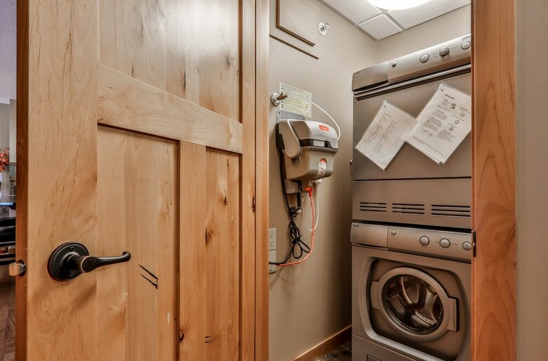 Aparthotel Spring Creek Vacations - Rundle Cliffs Lodge