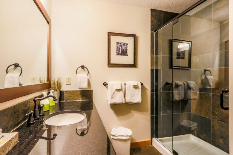 Aparthotel Spring Creek Vacations - Rundle Cliffs Lodge