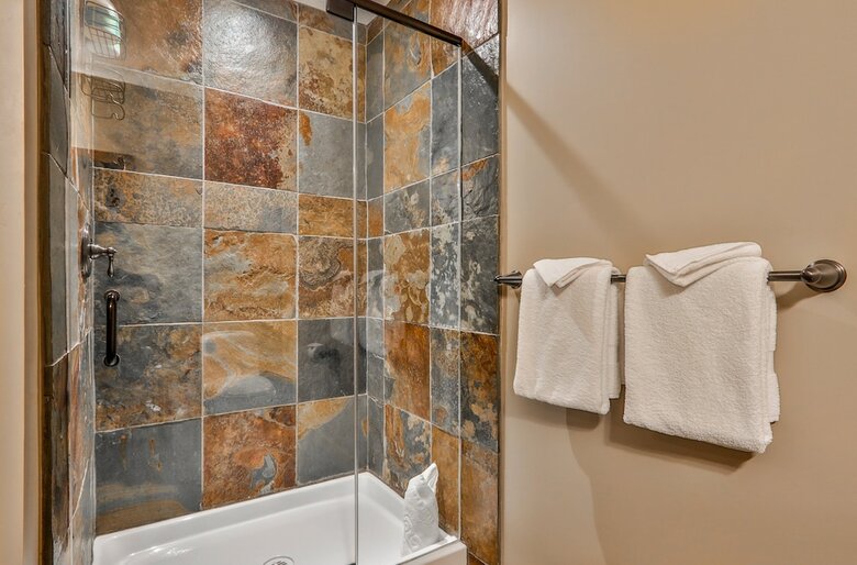 Aparthotel Spring Creek Vacations - Rundle Cliffs Lodge