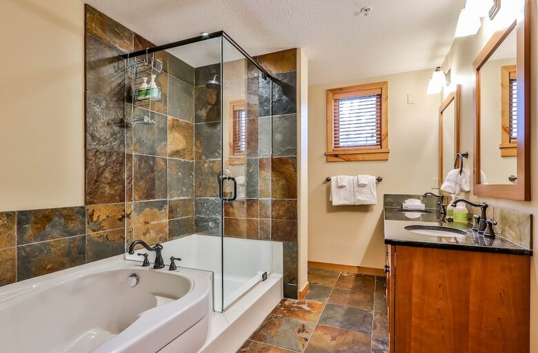 Aparthotel Spring Creek Vacations - Rundle Cliffs Lodge