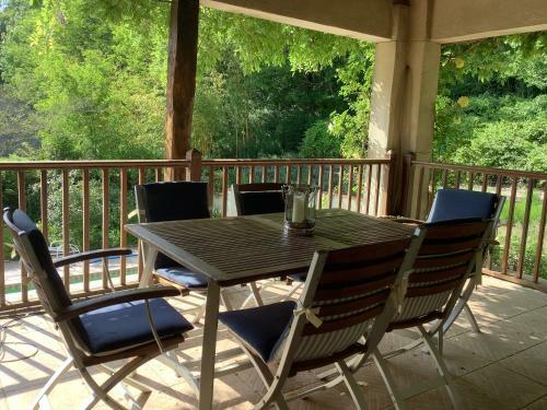 Courtyard Gite With Very Large Shared Pool