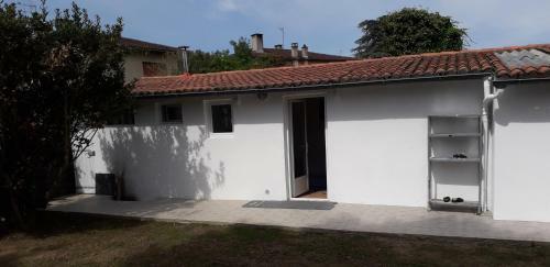 Apartamento Studio Au Calme Jardin Wifi 600m Centre Ville
