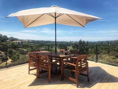 Villa � L'entr�e de Porticcio - Piscine - Vue D�gag�e
