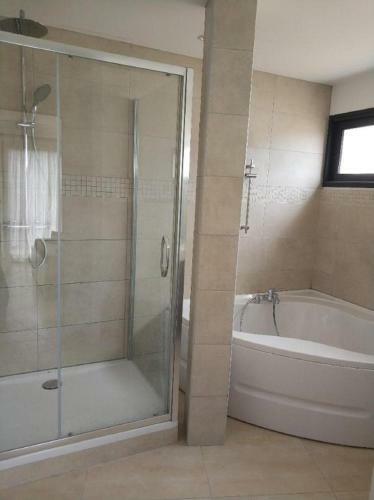 Villa � L'entr�e de Porticcio - Piscine - Vue D�gag�e